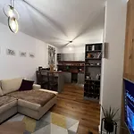 Zirkon Rush Appartement *