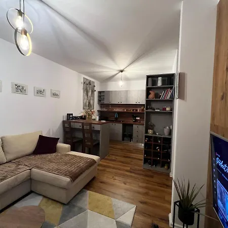 Zirkon Rush Apartment *